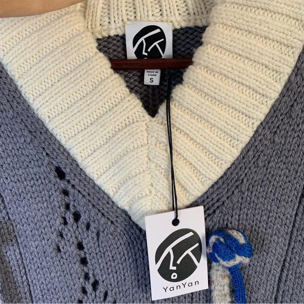 Yan Yan knits multicolor oversized wool vest with knots details size small NWT - Picture 7 of 7
